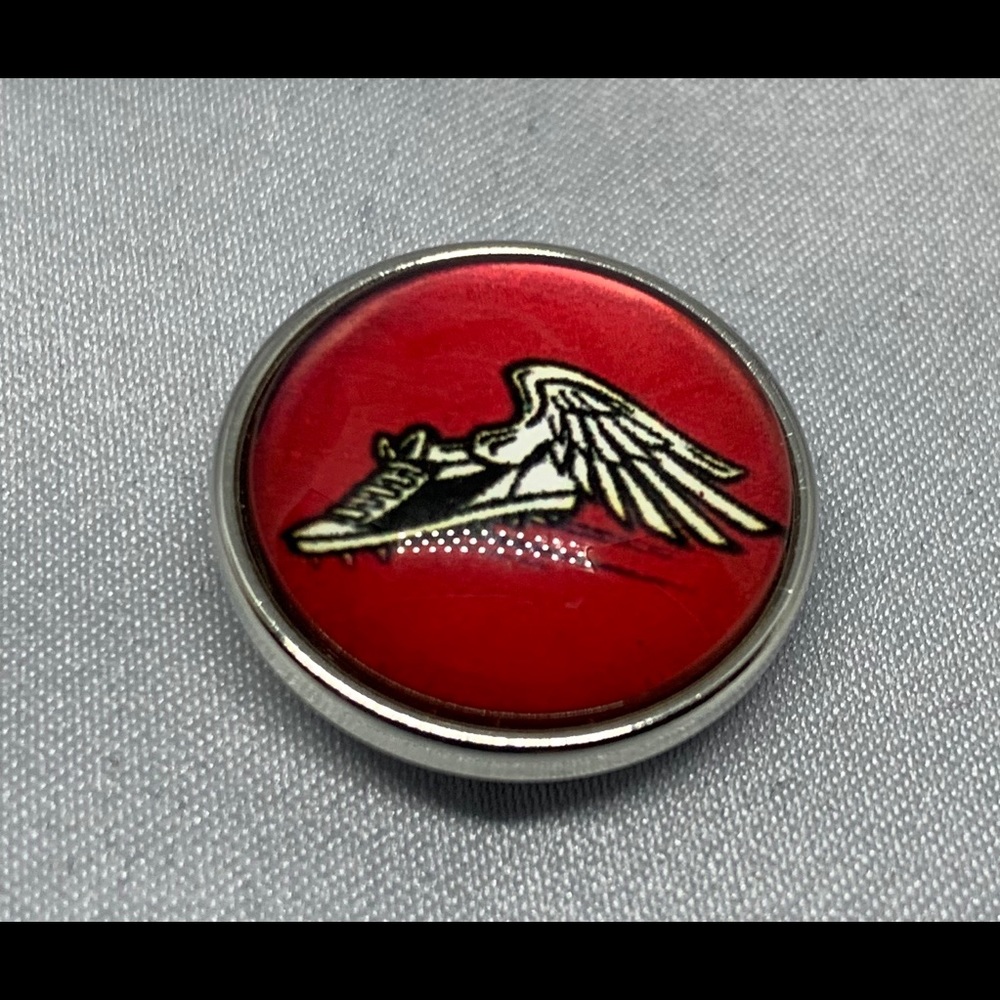 Track Runner Snap Button Charm
